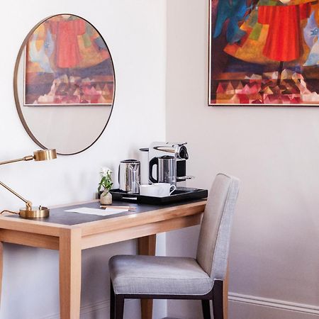 فندق ذا أولد بانك أكسفورد المظهر الخارجي الصورة A Nespresso machine in a hotel room