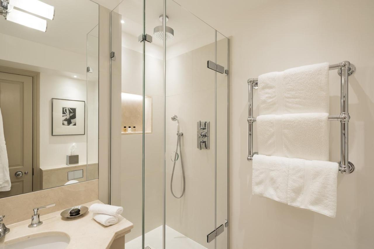 فندق ذا أولد بانك أكسفورد المظهر الخارجي الصورة A shower with a glass door