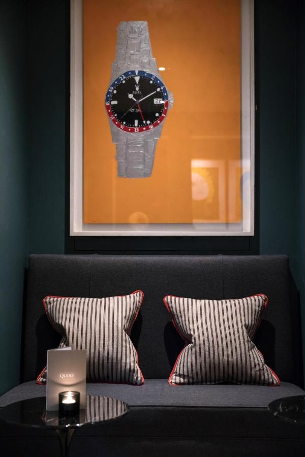 فندق ذا أولد بانك أكسفورد المظهر الخارجي الصورة A framed photograph of a Rolex Daytona
