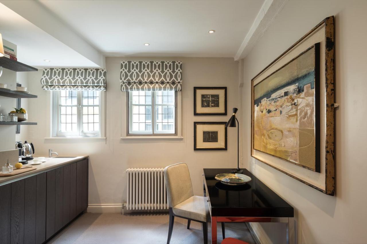 فندق ذا أولد بانك أكسفورد المظهر الخارجي الصورة A Roman blind in a kitchen