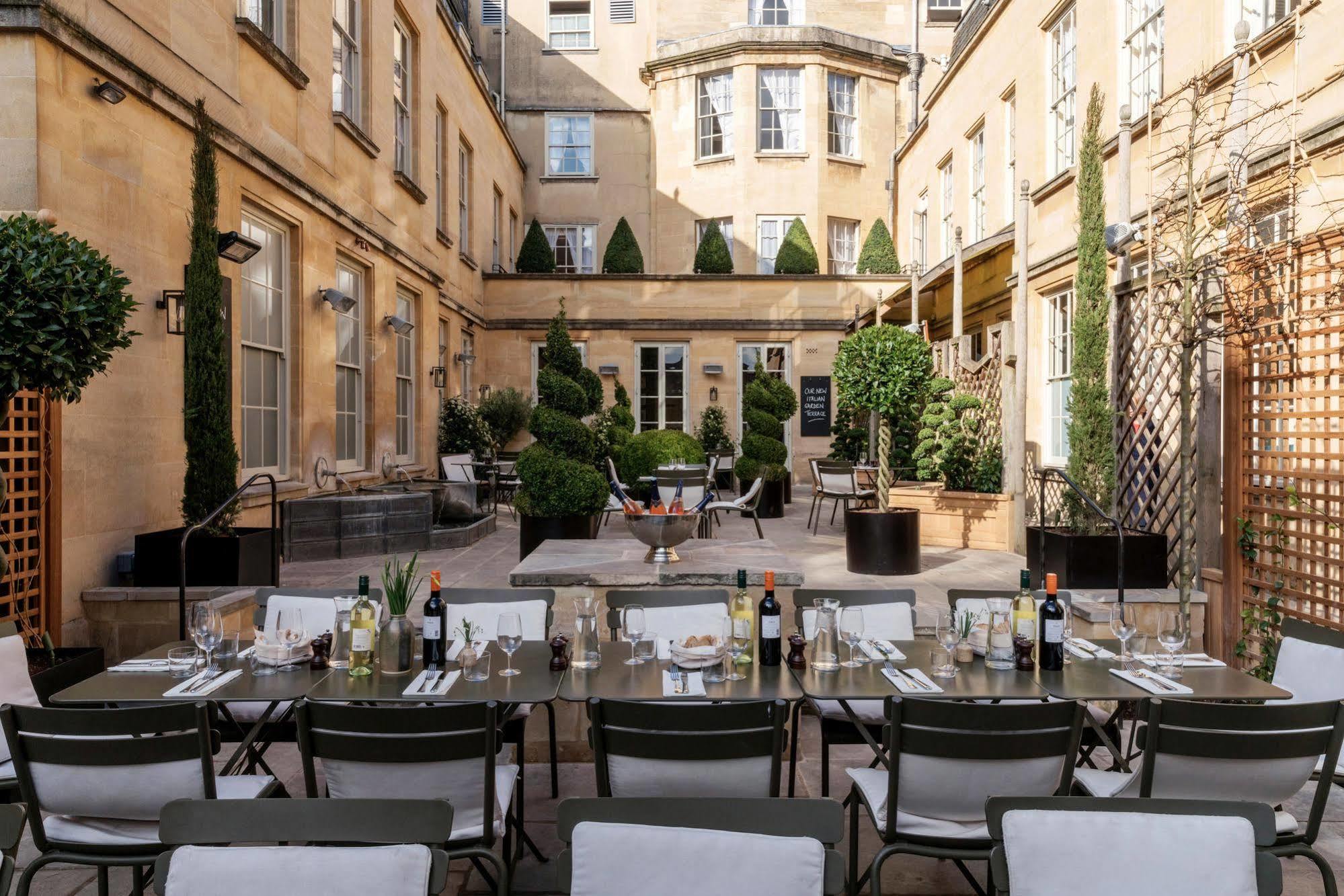 فندق ذا أولد بانك أكسفورد المظهر الخارجي الصورة The courtyard at the hotel